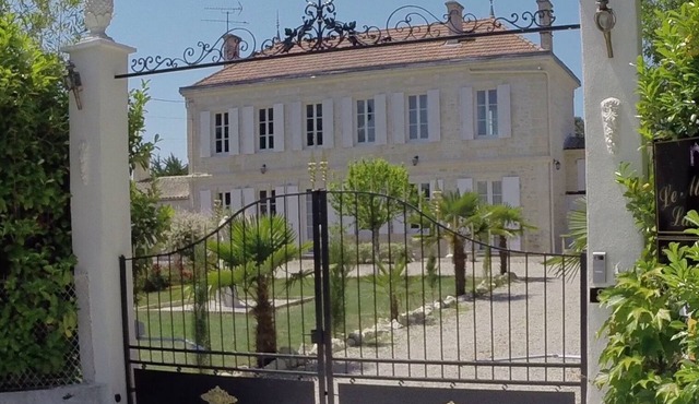 Le Manoir Lacustre Medoc, large house near castles and Ocean15 to 22 people