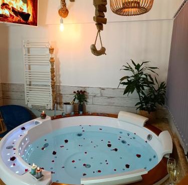 Le Maréchal Duplex - Appartement avec Jacuzzi - CAEN hyper Centre