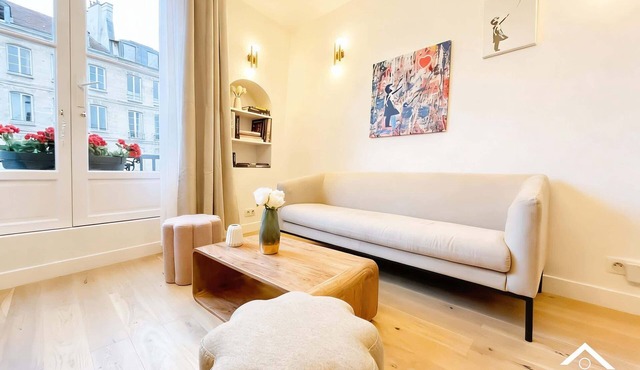 Le Marais, Saint Paul, AC by Melvane