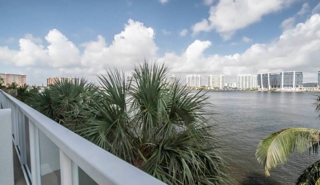 Le Marina Bay 310 STR-01478