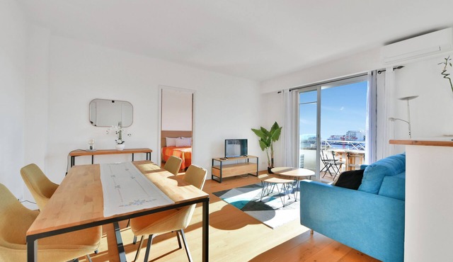 Le Marine vue mer avec joli terrasse