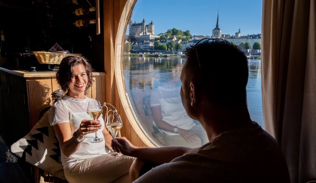 Le Martin Pêcheur: Luxurious ecolodge boat