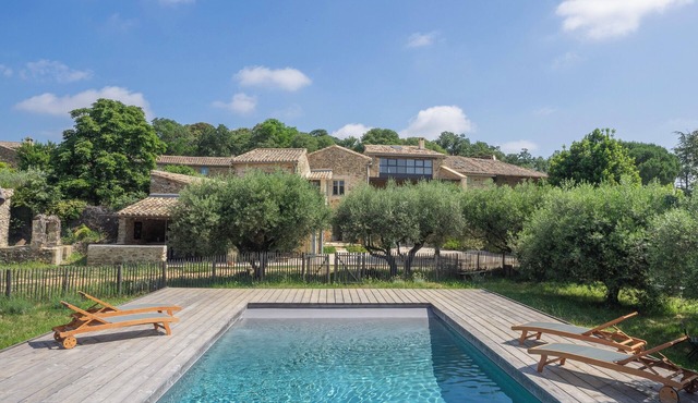 Le Mas - 17th century building near Uzès