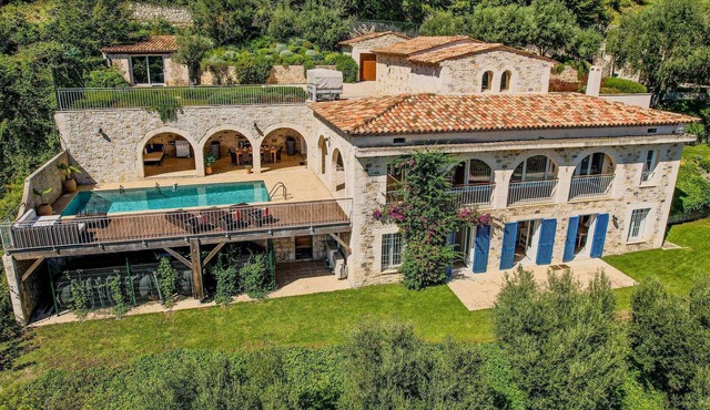 Le Mas d’Azur – Exceptional view & pool