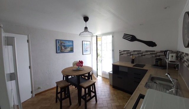 LE MAS D'EVLIE - Self-catering apartment with relaxing view.