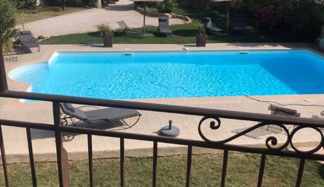Le Mas d'Hortense in Orange Charming vacation home "Beguin" 4 * Swimming pool