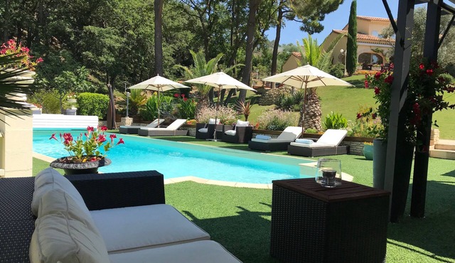 Le Mas de l'Alliance, 12 p. Air Con. with private pool, Country of Grignan