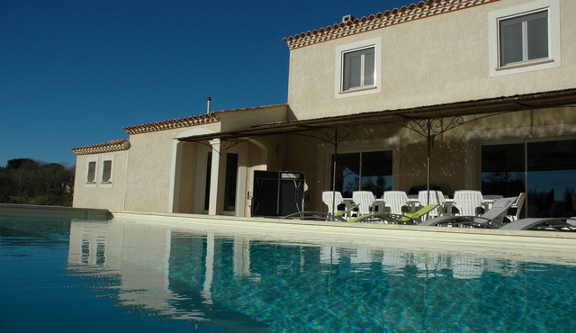 LE MAS DE L'OLIVIER ARLES 10-18 pers SEE DETAILED RATES-CHEF CUISINI POSS.