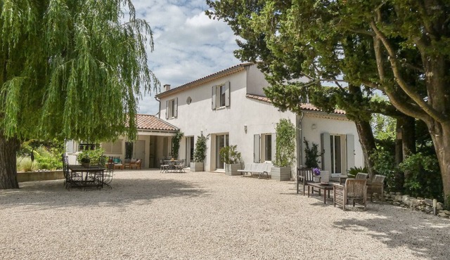 Le Mas de la Toulissière, swimming pool and garden in Drôme Provençale