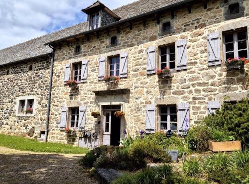 Le Mas de Rigoulac SPA sur réservation et table d'hôtes tout les jours sauf les jeudis et les dimanches