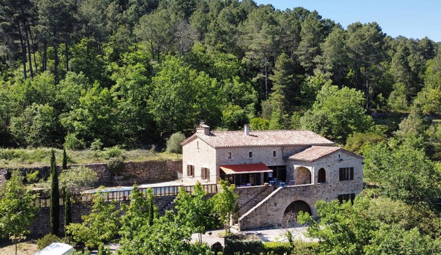 Le Mas du Remire air-conditioned house with swimming pool