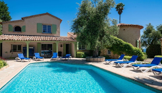 Le Mas Grandjean - Six Bedroom Villa, Sleeps 12