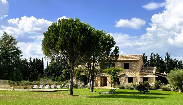 Le Mas Joncas, tennis court, swimming pool, beautiful view