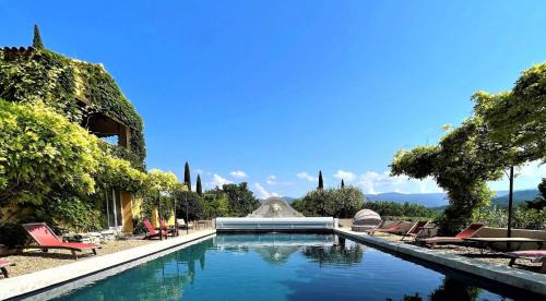 Le Mas Jorel Luxury Pool Villa with Mountain View