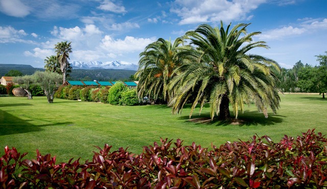 Le Mas San Julian, lodges with swimming pool, children's playroom, large garden