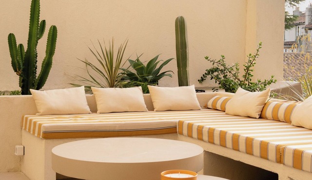Le Massalia - Design apartment with large terrace, Castellane - Sleeps 6