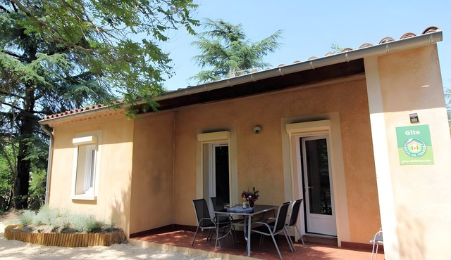 Le Mazet des Campanes: Shared Pool, Wi-Fi, Air Conditioning