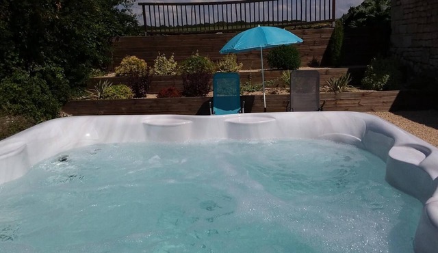 LE Medieval Avec son Jardin Fleuri et son SPA Privé