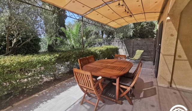 Le Micocoulier - COURNONSEC