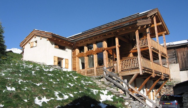 LE MIELI charming larch chalet * with panoramic view for 7 people