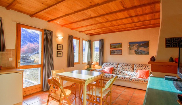 Le Miou: hameau des Chazals Nevache Hautes Alpes