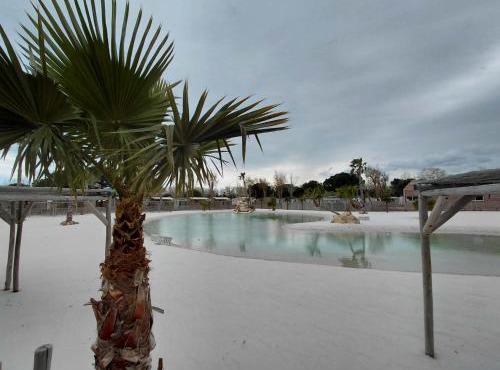 Le Mobilhome Douillet climatisé 5 pers en camping, proche plage, 2 SDB, 2 WC