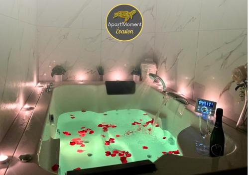 Le Moment Bien-Être - jacuzzi privatif, terrasse et parking privé gratuit au centre de Saint-Omer