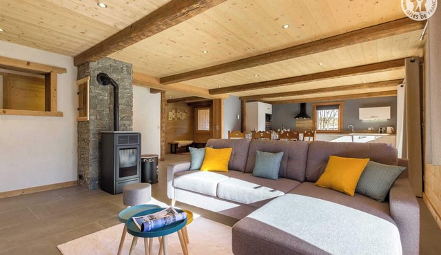 LE MONT - QUEIGE - Gîte