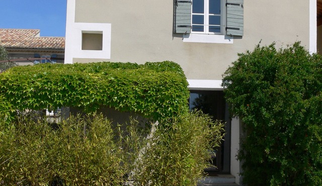 Le Mont Ventoux, house with pool on working vineyard in Drome Provençale