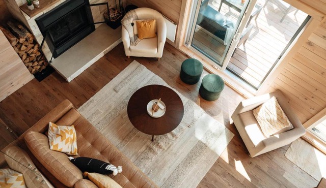 Le Montagnia escape to Tremblant with hot tub