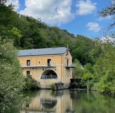 Le Moulin de cherré gîte bleu