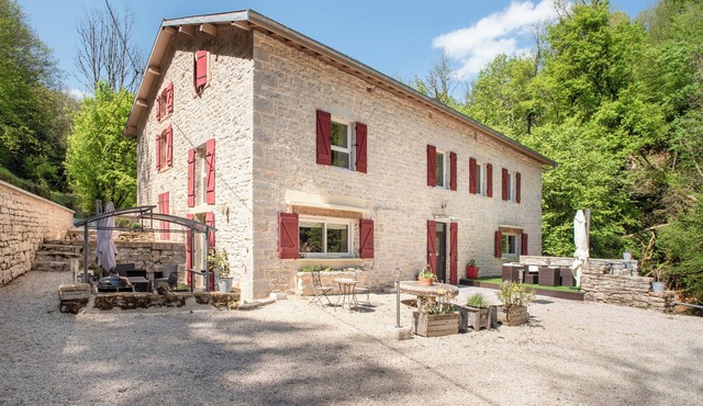 Le Moulin Chopin 5* gîte for 8 to 14 people.