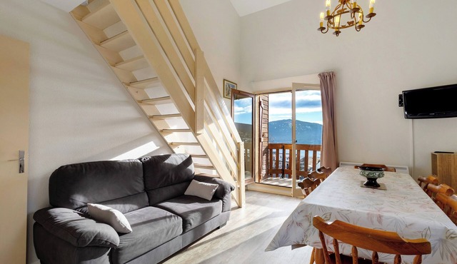 Le Mouraillou Apartment - 5 Rooms, 68.5 m² with South-Facing Balcony and Panoramic View, from Slopes