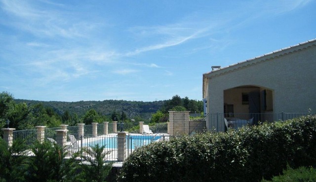 Le Murier B : Mooie Vakantiewoning met Zwembad in de Ardèche