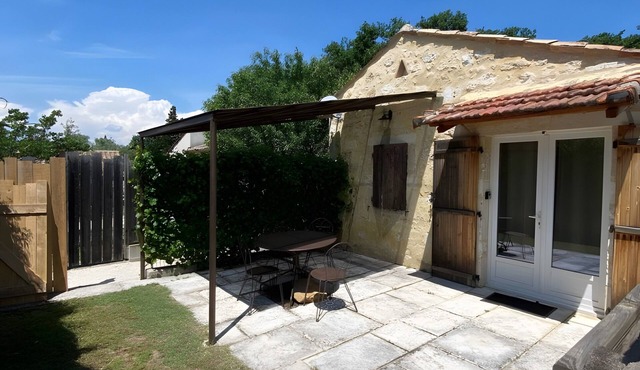 Le néflier – Family-Friendly Gîte Near Historic St Paul Trois Châteaux