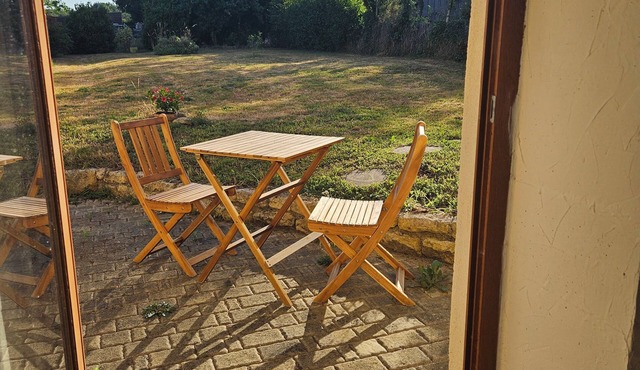 "Le Neuillon" charming little house in the house. Calm and relaxing