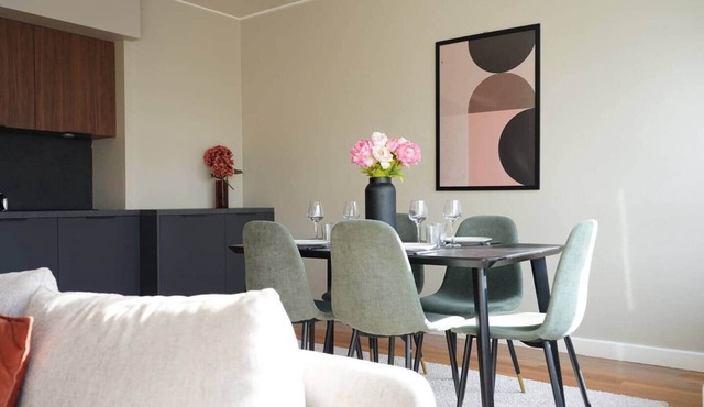 Le Neyst, Lyon center