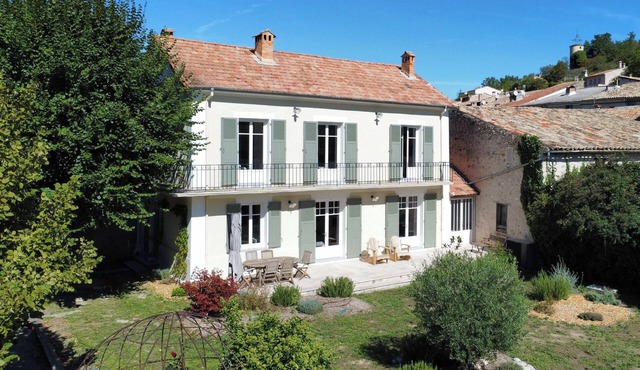 Le nid d'Estoublon, a recently renovated village house
