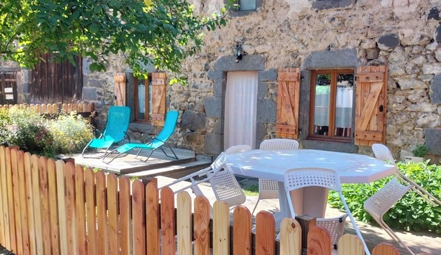Le nid du Bouvreuil Entre Sioule et Volcans D'auvergne