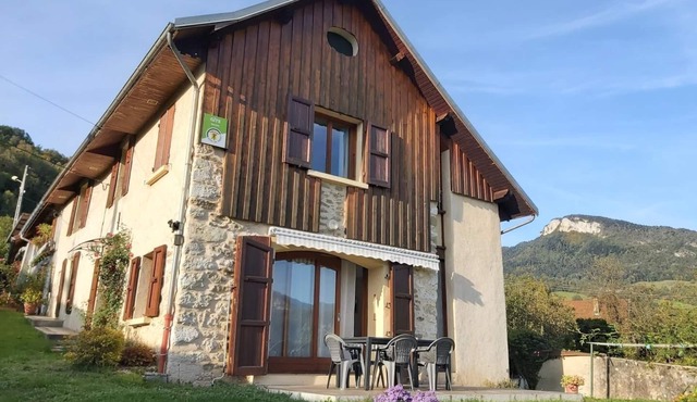 LE NID DE LA GROTTE - SAINT CHRISTOPHE LA GROTTE