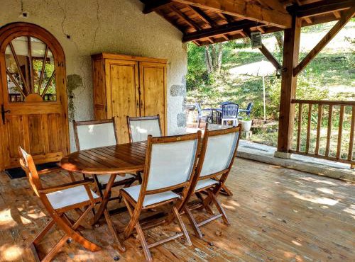 Le Nid - Maison dans les bois avec cheminée et vue