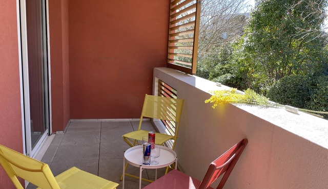 LE NOMADE, MONTCALM PARK AND PRIVATE PARKING LOT