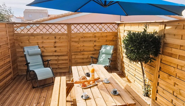 Le P'tit Chaumois 300m from the rocky coast