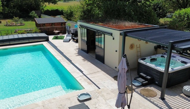 Le P'tit Clos de Choz - apartment and activities - swimming pool, spa, sauna, sports,