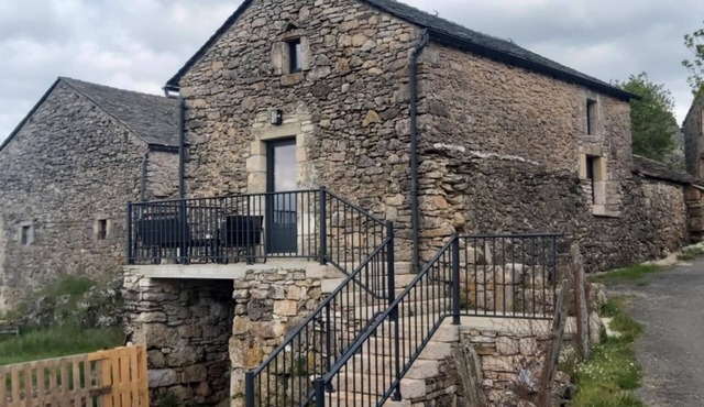 Le P'tit Pelet, a house in the heart of the rocks