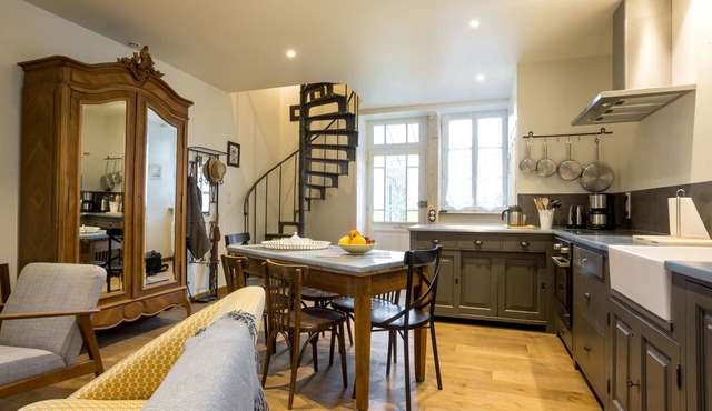 Le P'tit Pichot Charming Cottage in little wine village 8kms from Beaune