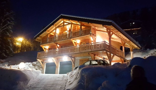 Le P'tit Suisse - 4* Savoyard chalet with lake view - 4 bedrooms, 2 bathrooms and sauna