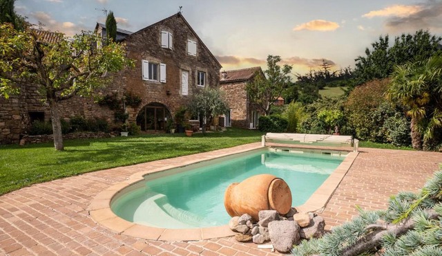 Le Pailler Chambres D'hôtes Restaurant Gîte piscine & spa