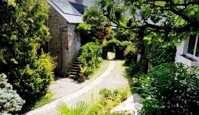 "Le Palmier" vacation home in Brittany, close to the sea with a German-speaking family