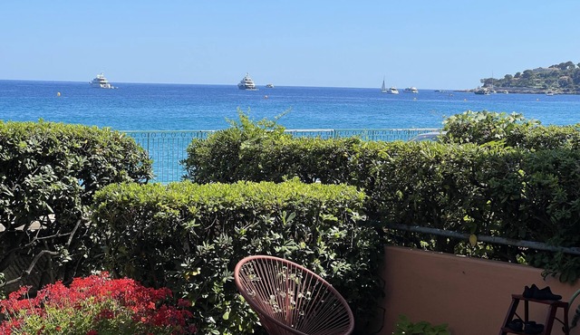 LE PAMELA facing the sea, exceptional view, private garden, private parking